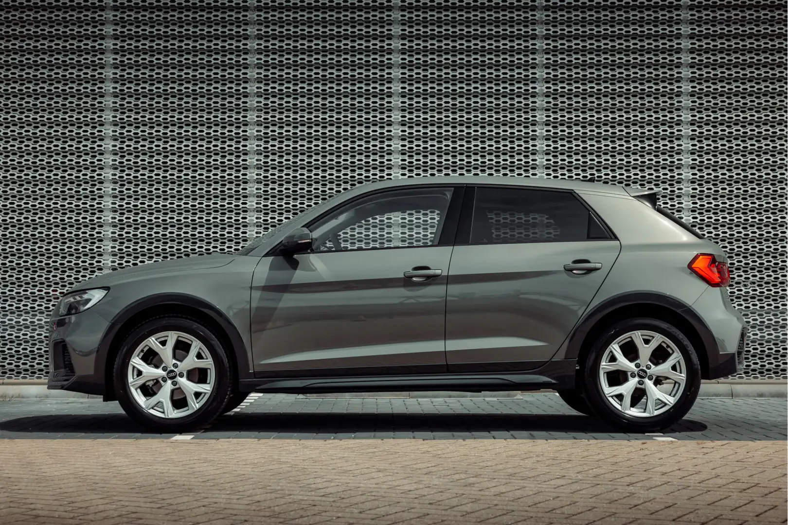 Audi A1 allstreet 30 TFSI 110pk s-tronic Advanced | Climat Gris - 2