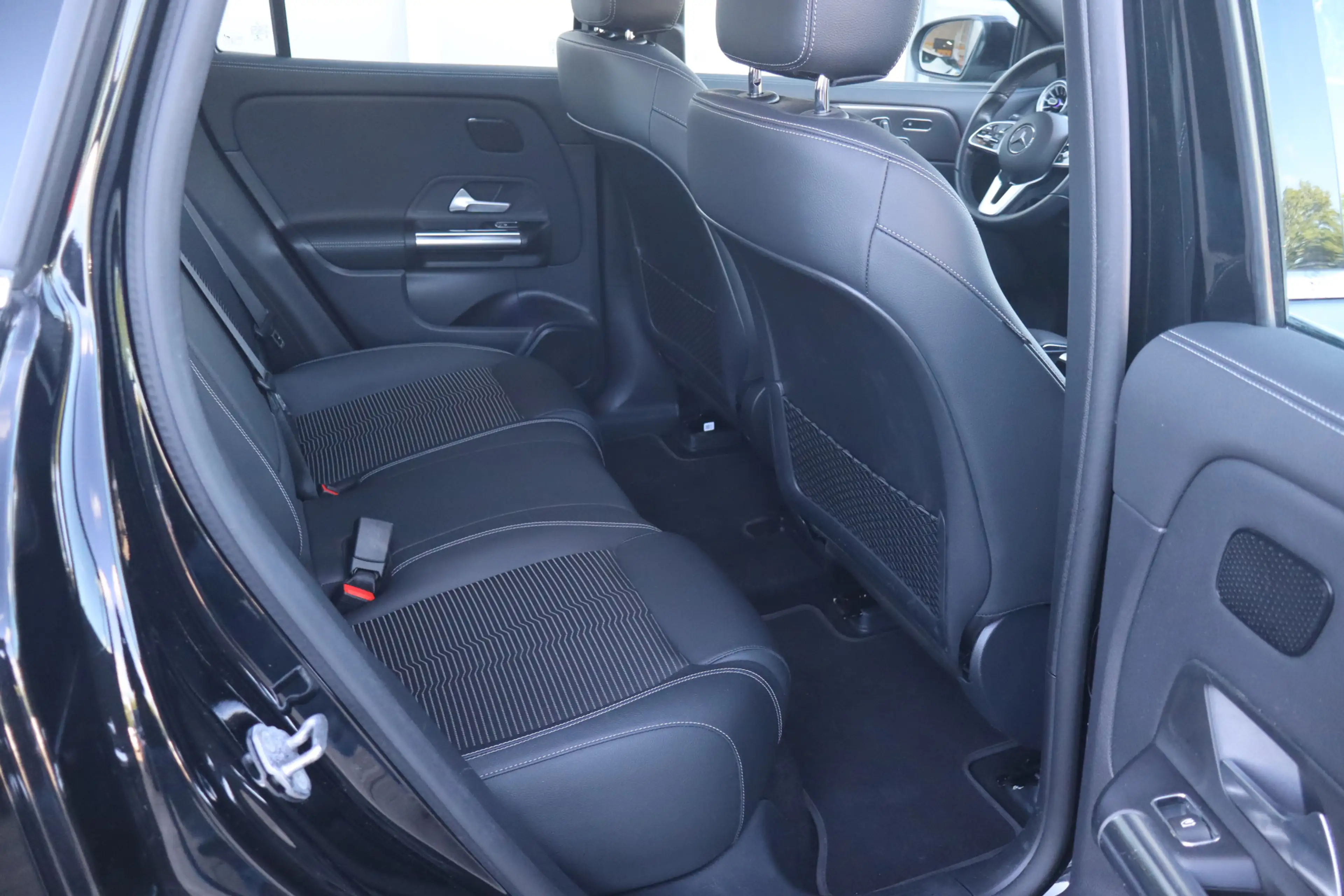 Mercedes-Benz EQA 250 Business Solution Luxury 67 kWh - NL- Auto!! Pano — photo 38