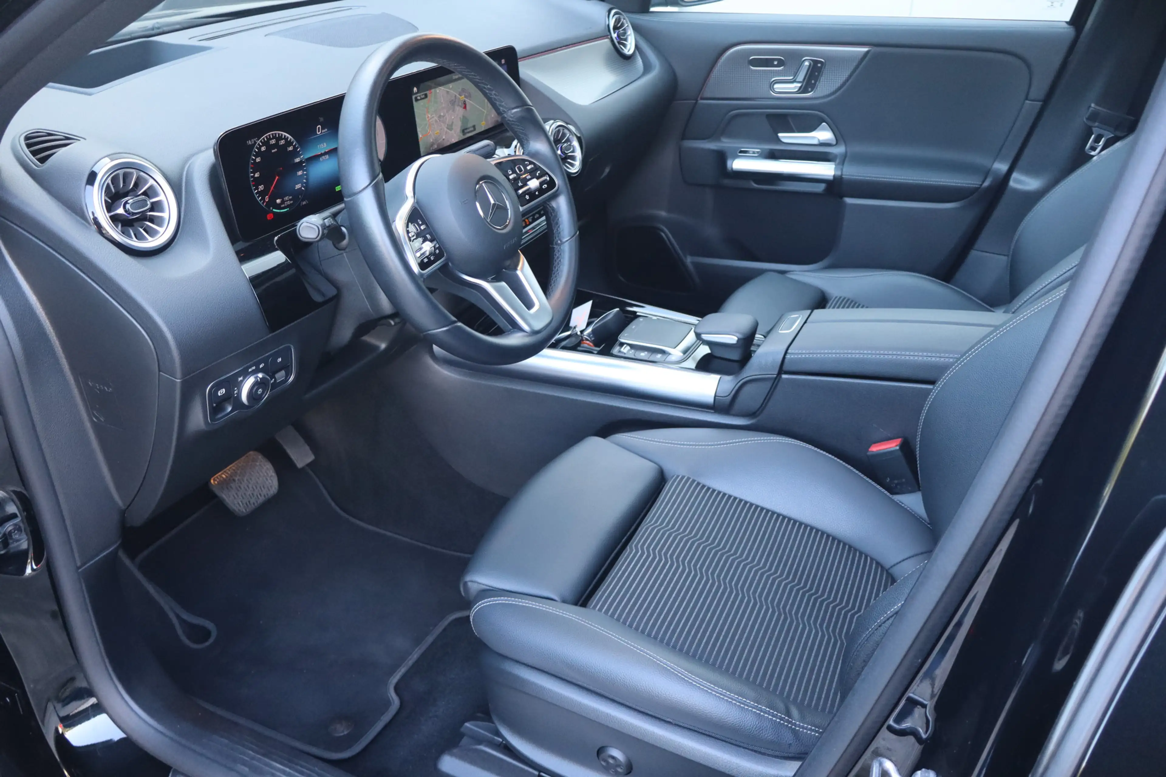 Mercedes-Benz EQA 250 Business Solution Luxury 67 kWh - NL- Auto!! Pano — photo 5