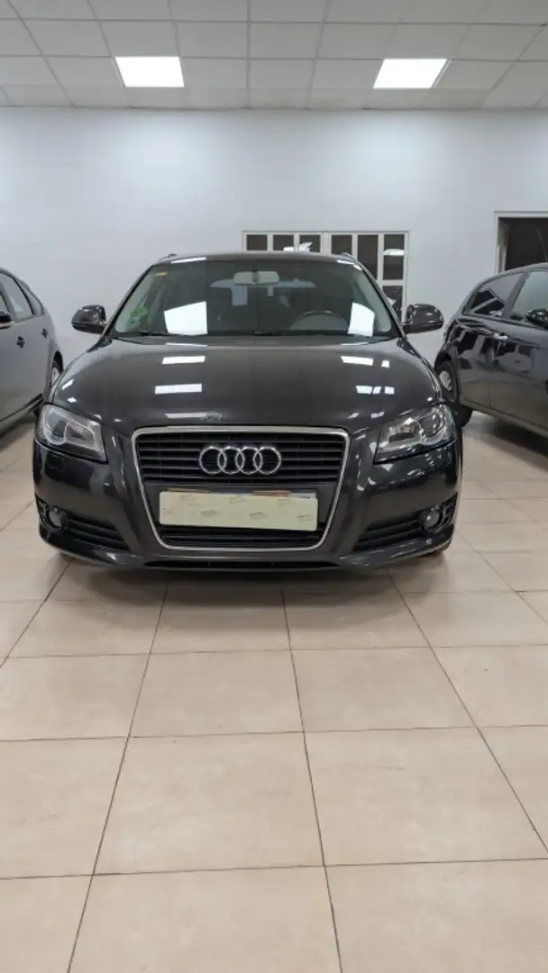 Audi A3 Sportback 1.8 TFSI Ambiente Noir - 2