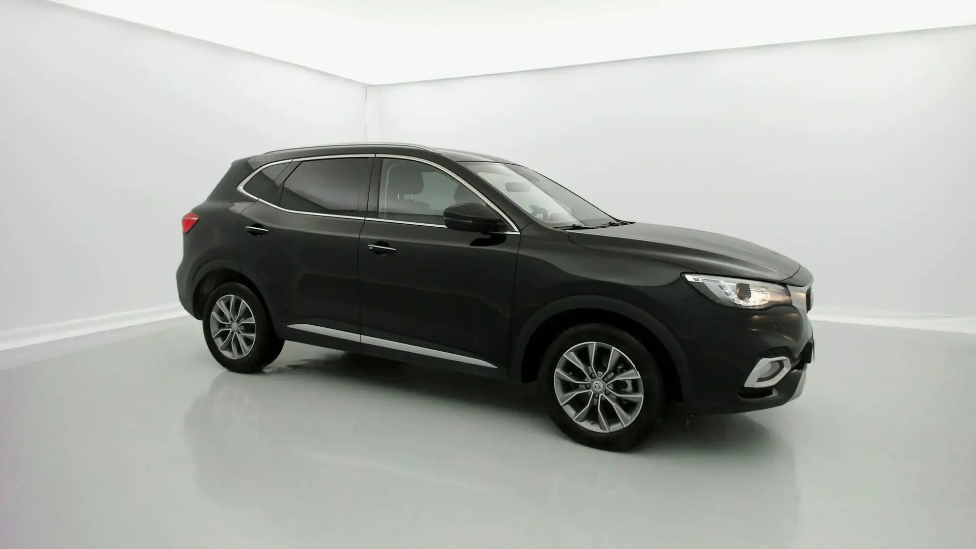 MG HS 1.5 T-GDI Comfort Negro - 2
