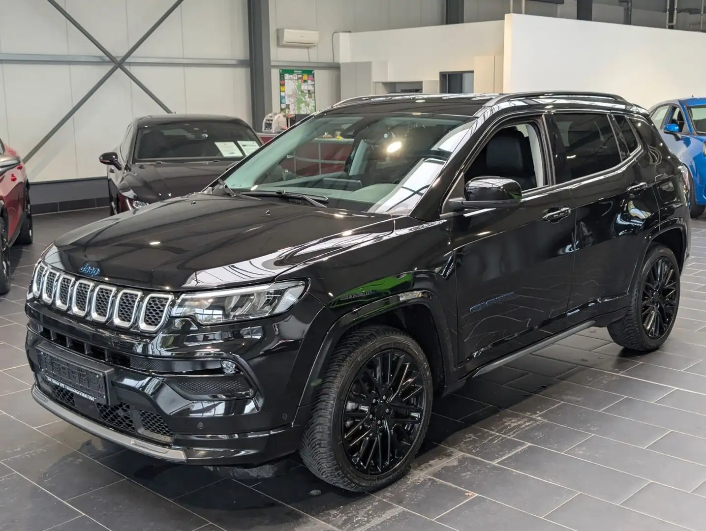 Jeep Compass 1.3 T4 4xe PLUG-IN HYBRID Automatik S Schwarz - 1