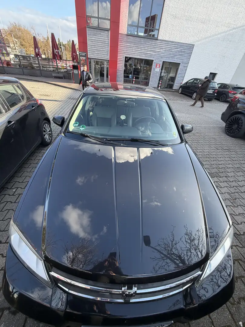 Dodge Avenger das Fahrzeug ist inseriert. Neue Reifen (Sommer- u - 2