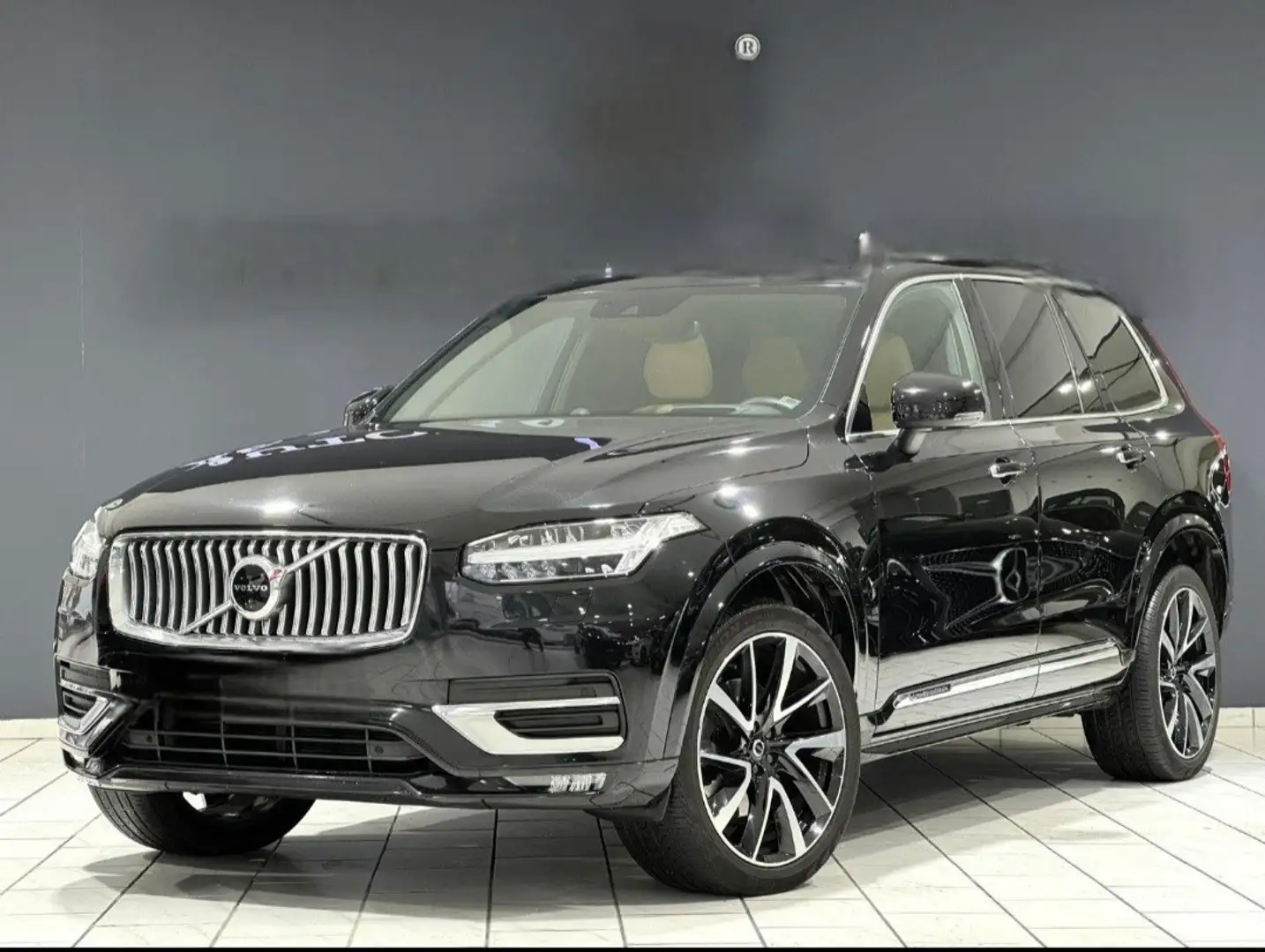 Volvo XC90 Inscription AWD Schwarz - 1