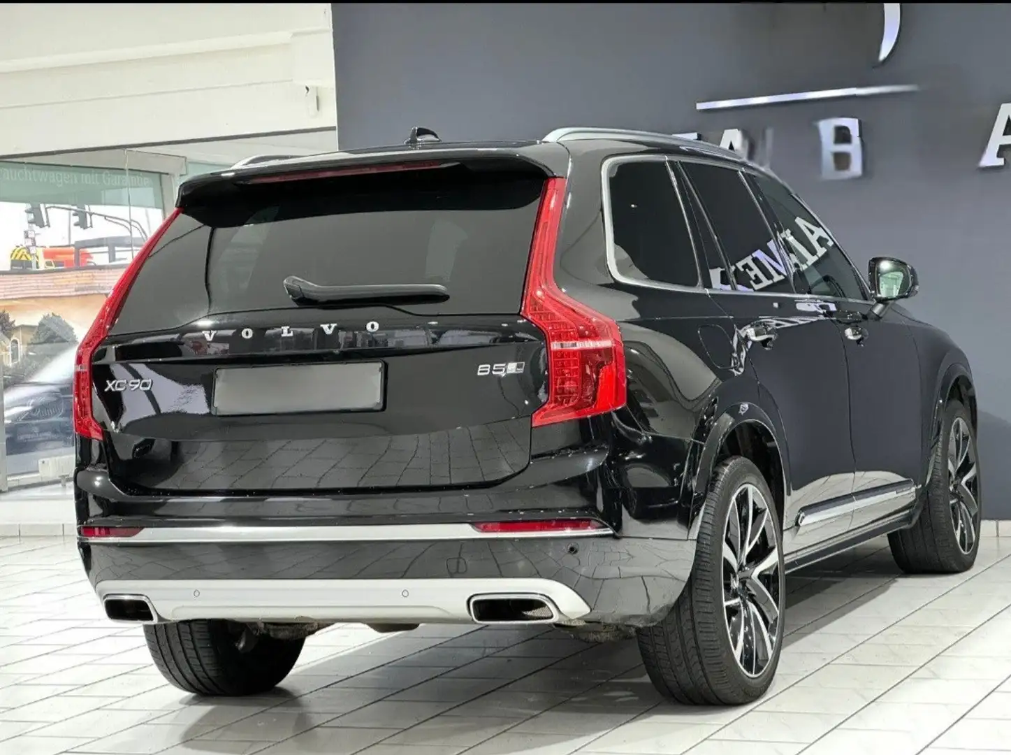 Volvo XC90 Inscription AWD Schwarz - 2