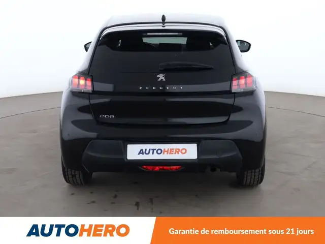 Peugeot 208 view 5