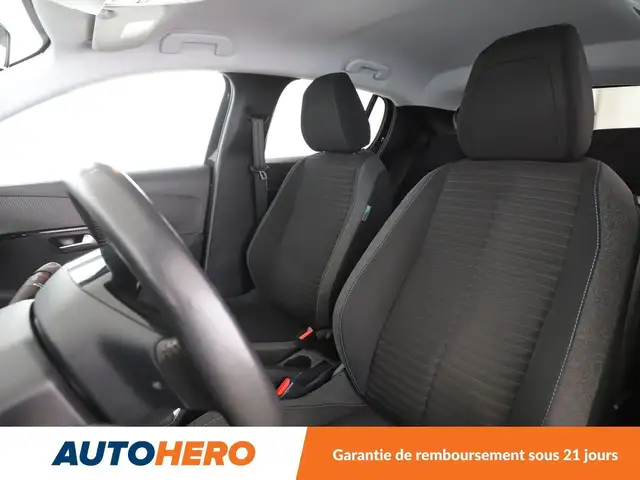 Peugeot 208 view 10