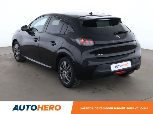 Peugeot 208 view 4
