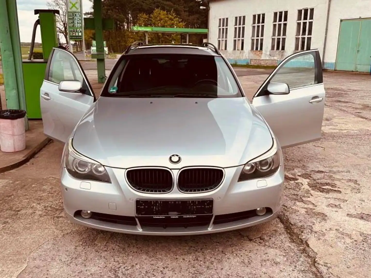 BMW 525 525i Touring Grau - 1