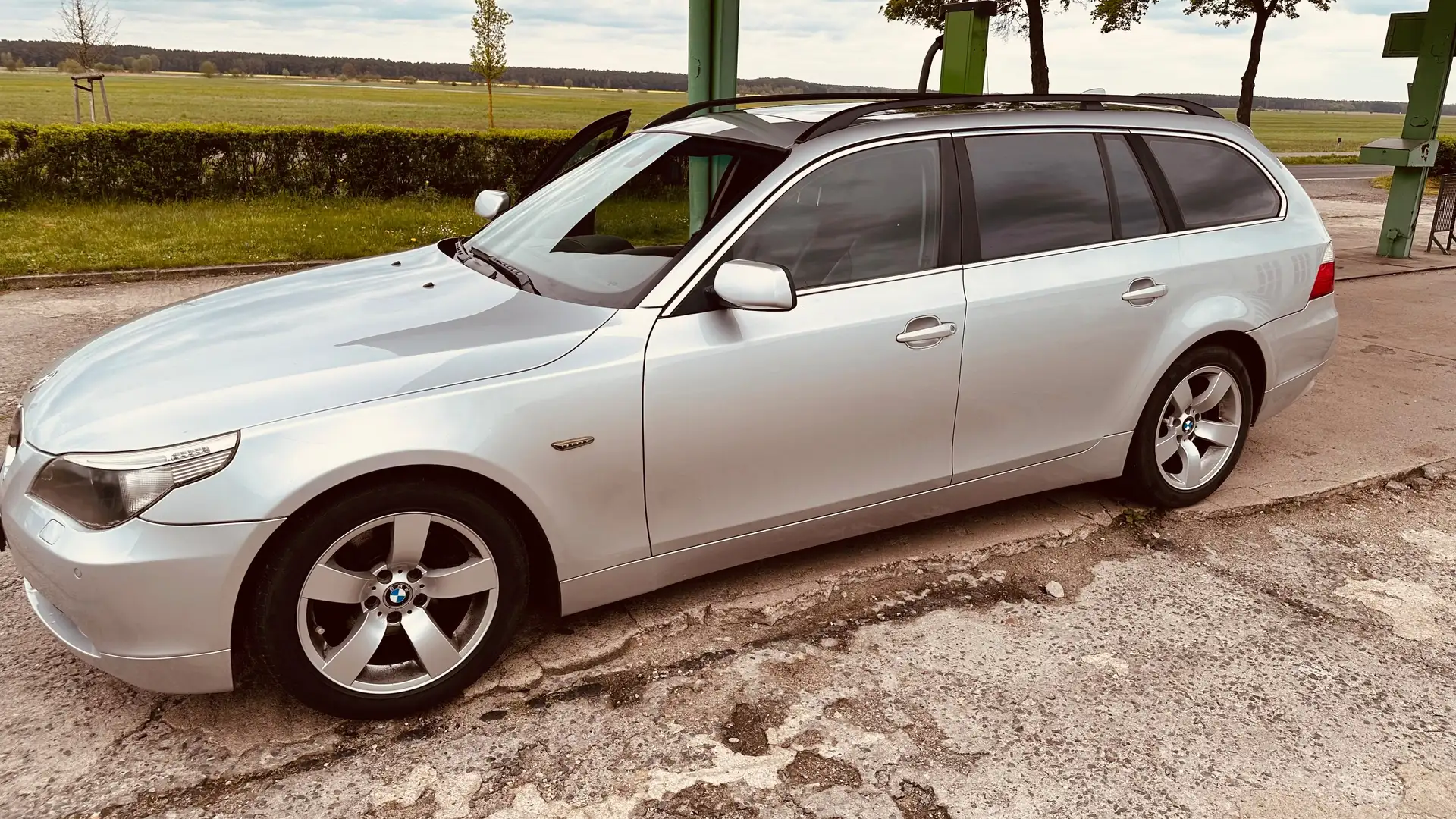 BMW 525 525i Touring Grau - 2