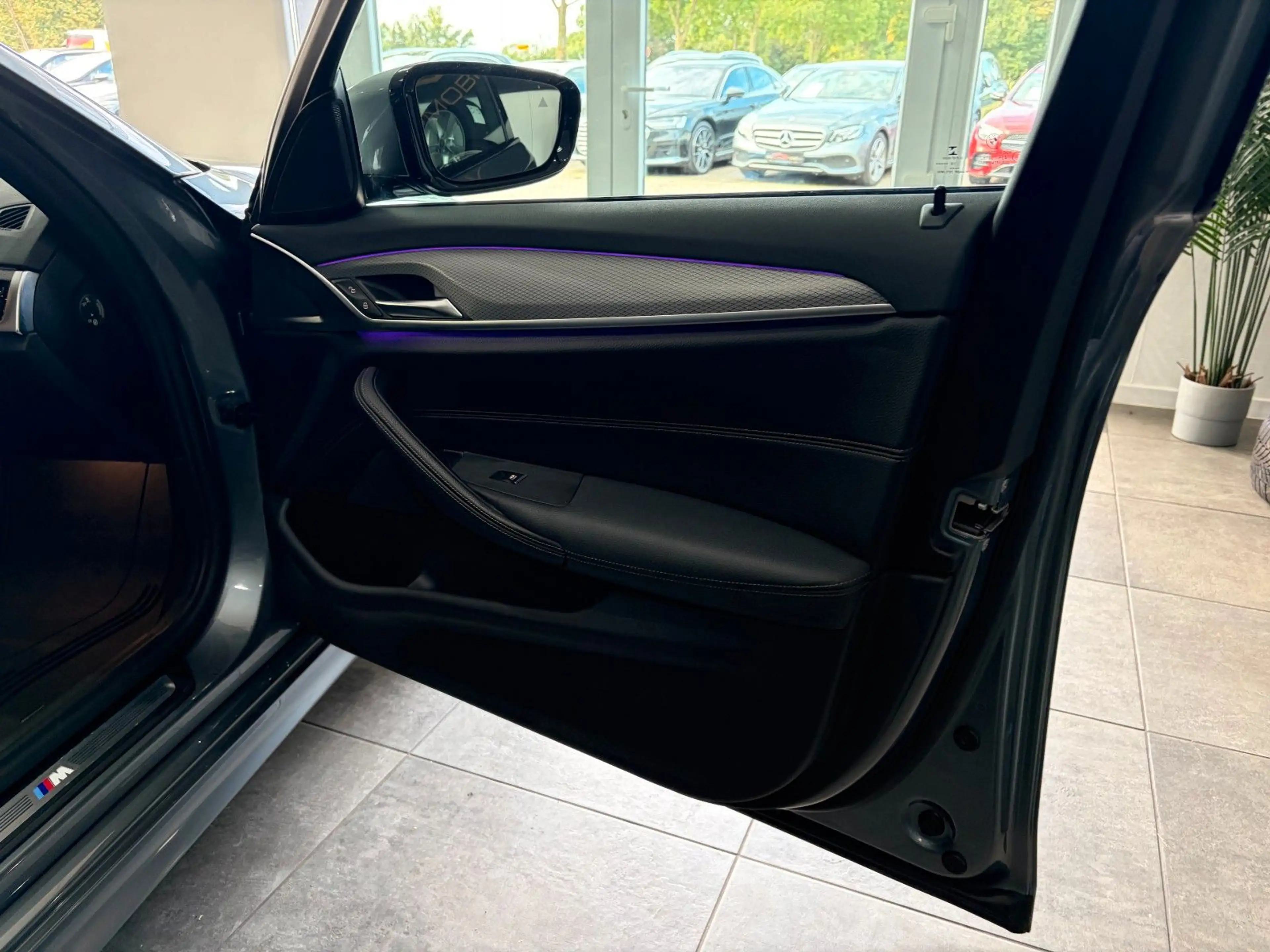 BMW 520 i M Sport*LED*Leder*LiveCockpit*Hifi*Kamera — photo 29