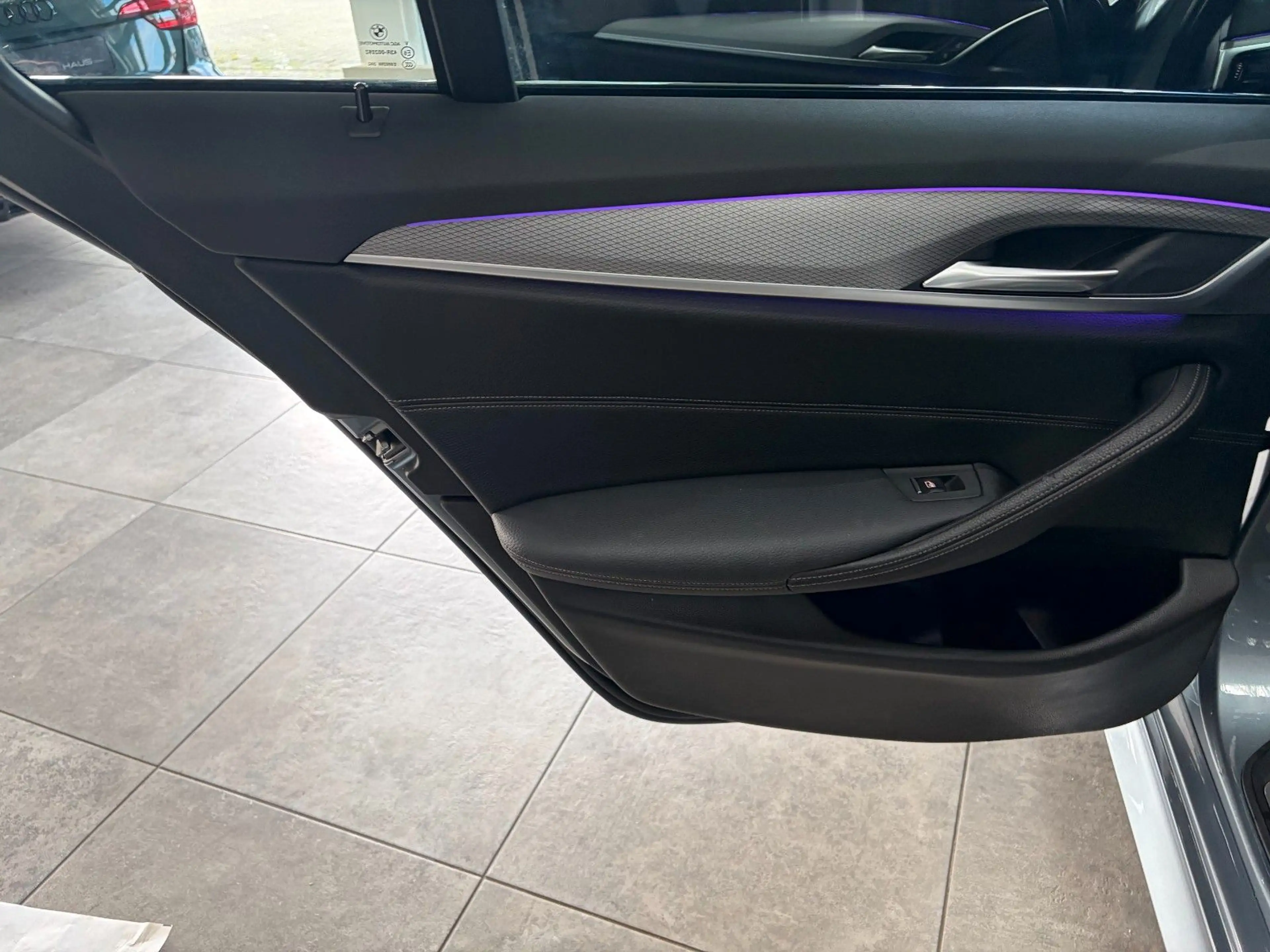 BMW 520 i M Sport*LED*Leder*LiveCockpit*Hifi*Kamera — photo 28