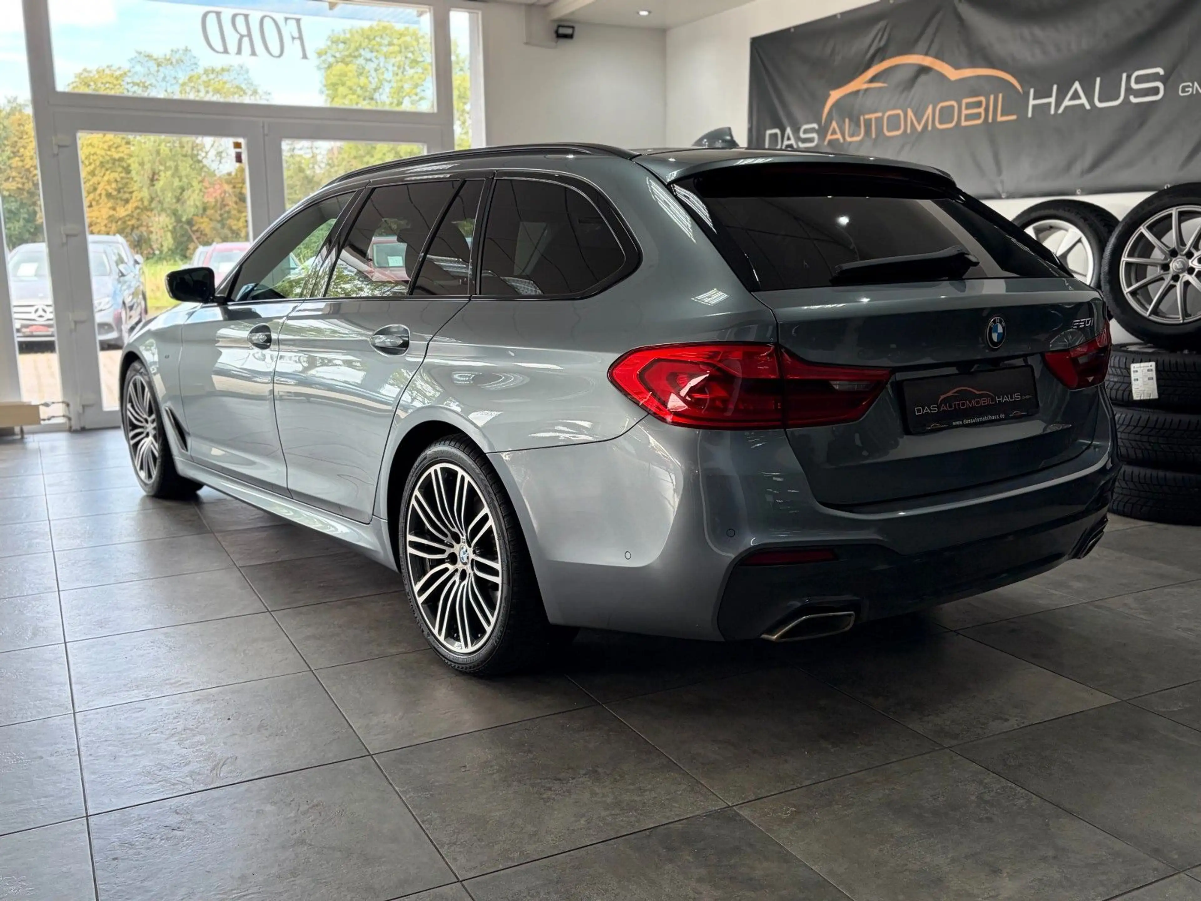 BMW 520 i M Sport*LED*Leder*LiveCockpit*Hifi*Kamera — photo 6