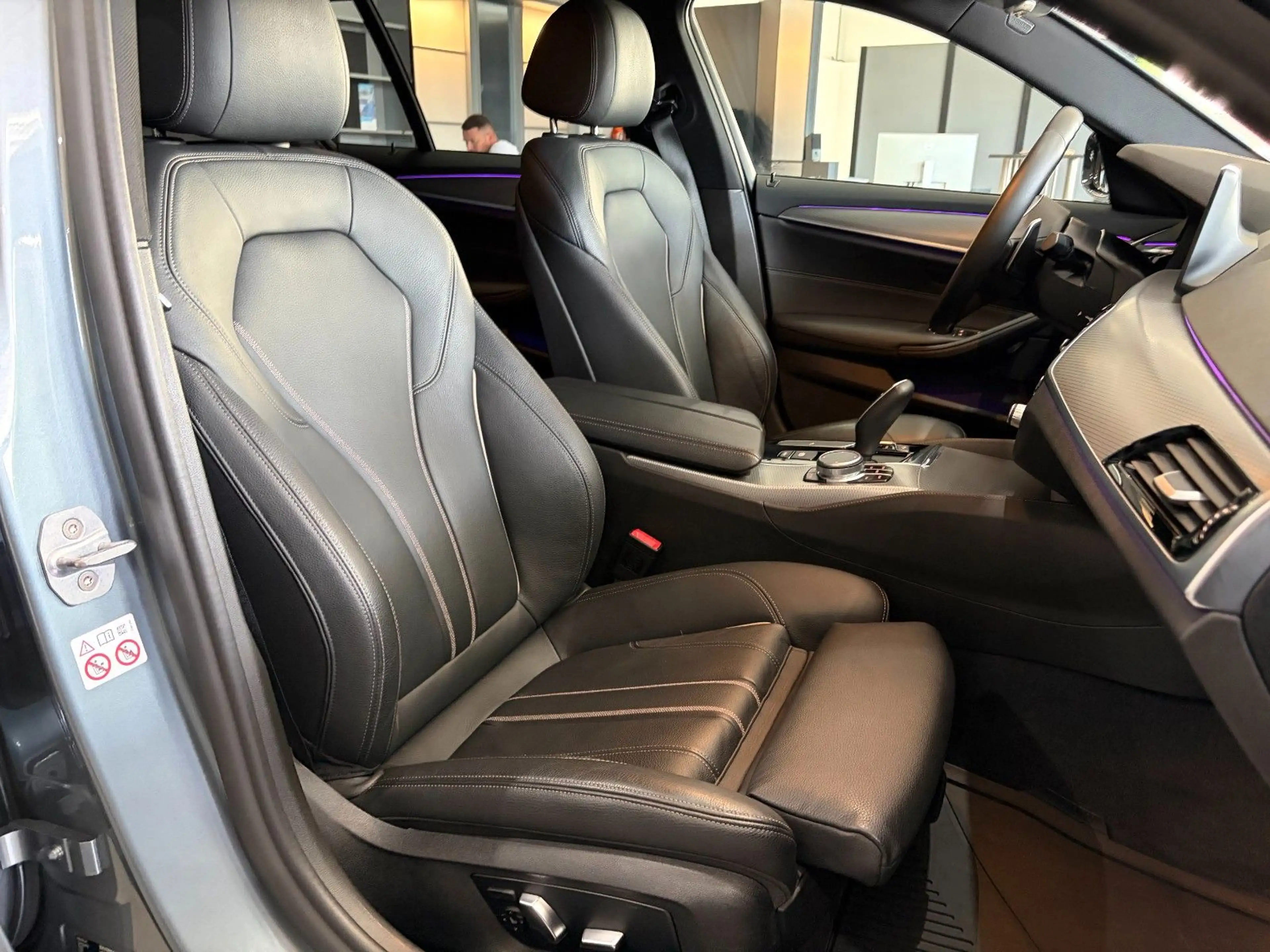 BMW 520 i M Sport*LED*Leder*LiveCockpit*Hifi*Kamera — photo 14