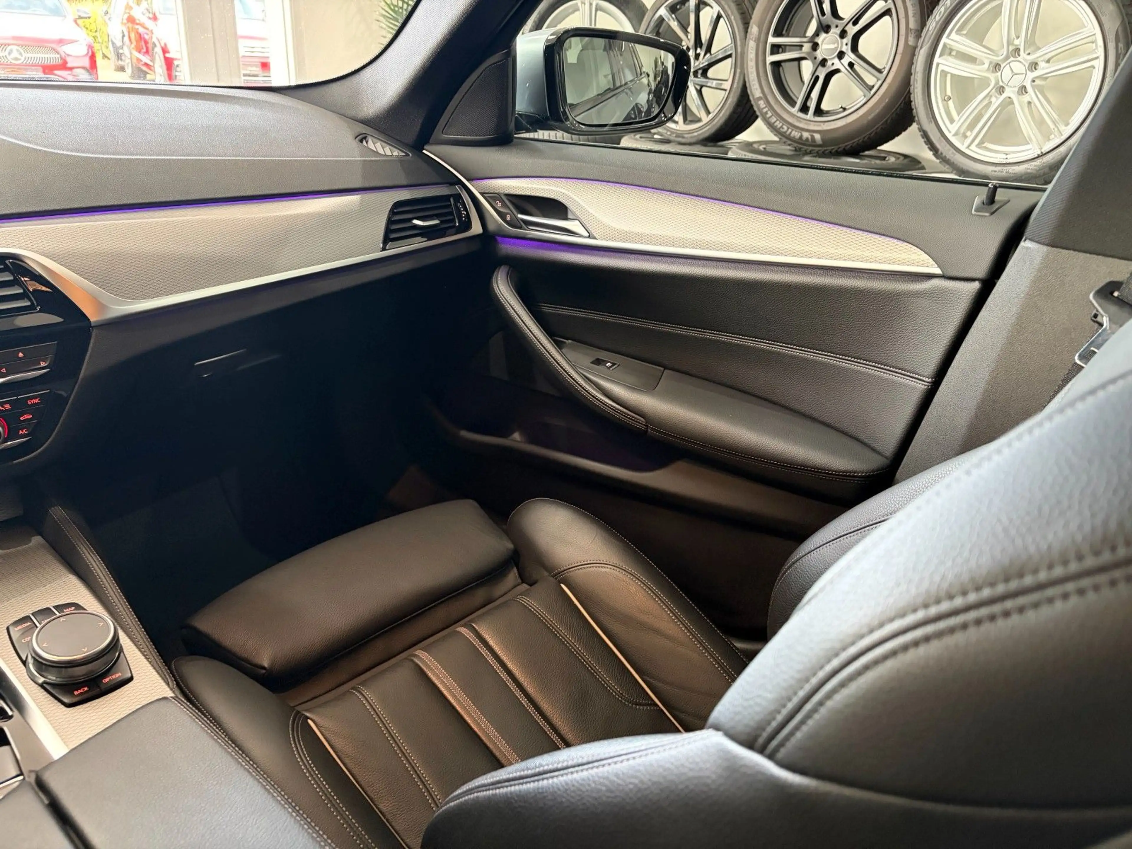 BMW 520 i M Sport*LED*Leder*LiveCockpit*Hifi*Kamera — photo 18