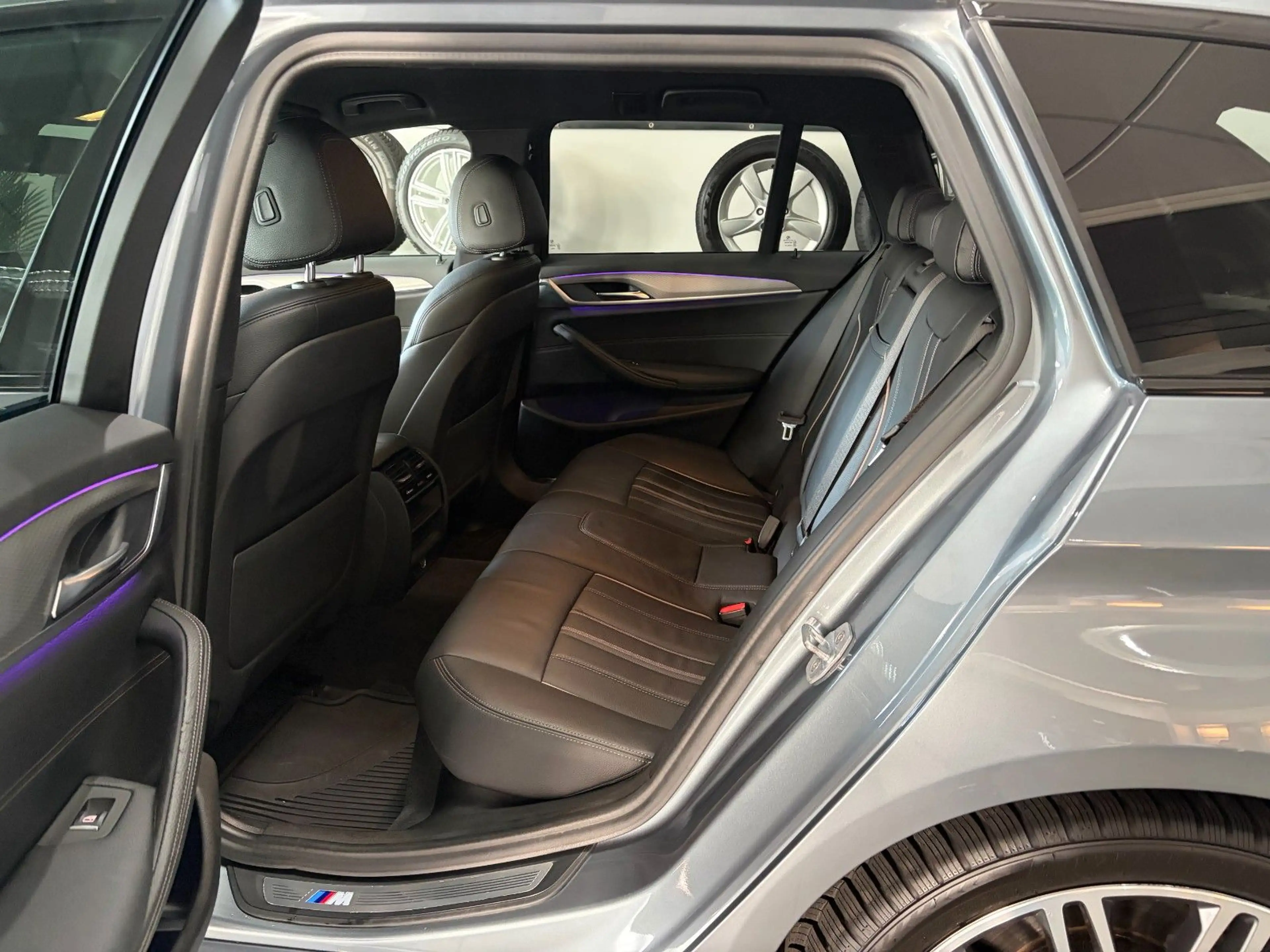 BMW 520 i M Sport*LED*Leder*LiveCockpit*Hifi*Kamera — photo 17