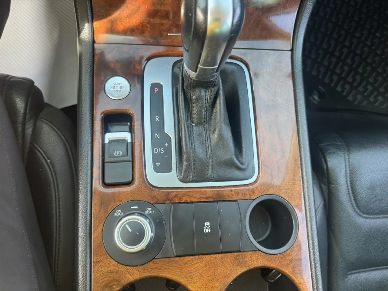 Volkswagen Touareg снимка Volkswagen Touareg