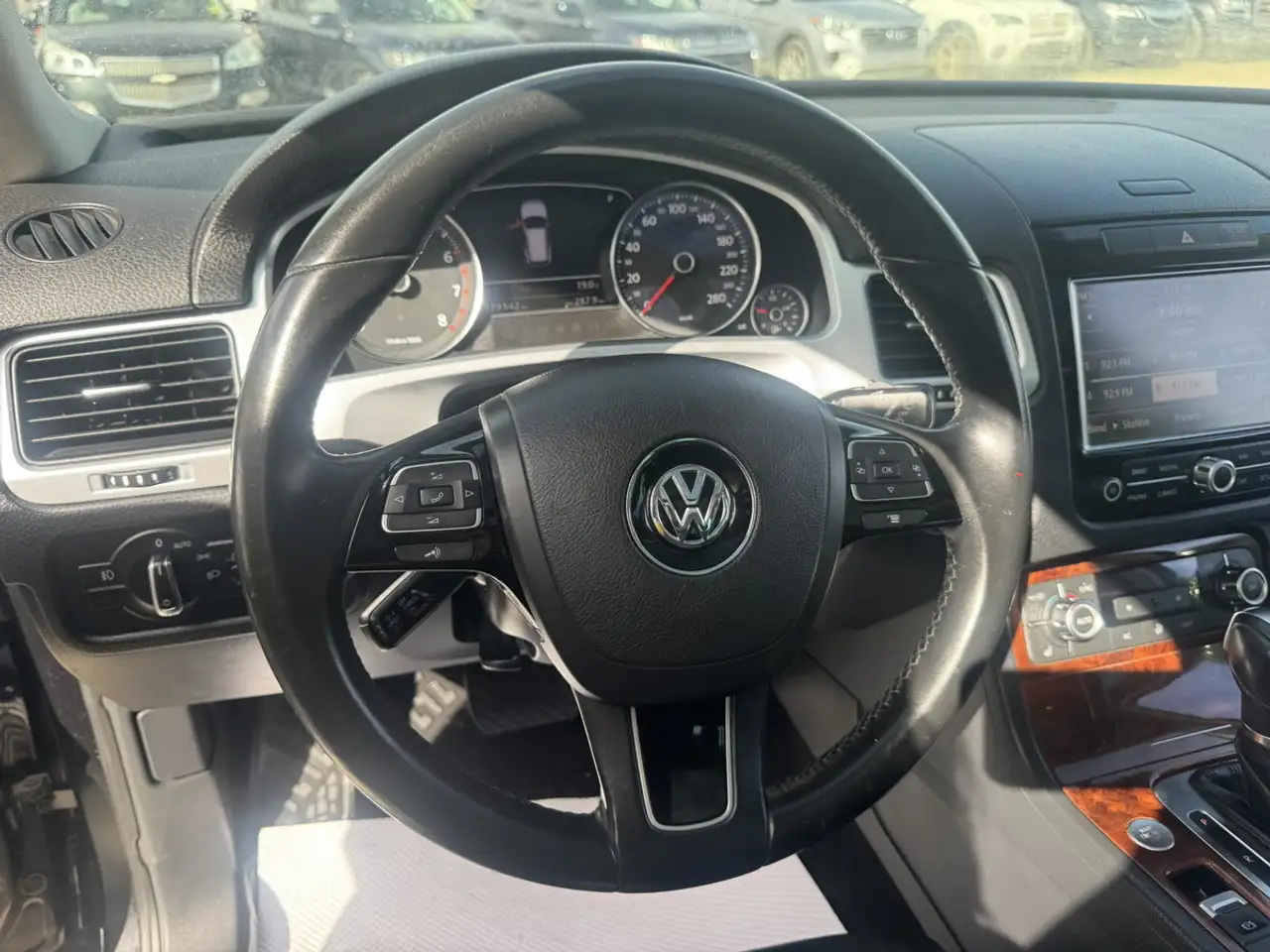 Volkswagen Touareg снимка Volkswagen Touareg