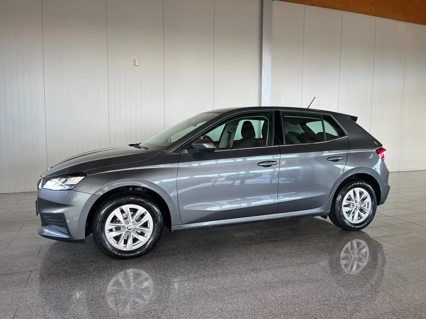 Skoda Fabia 1,0 TSI Ambition Gris - 1