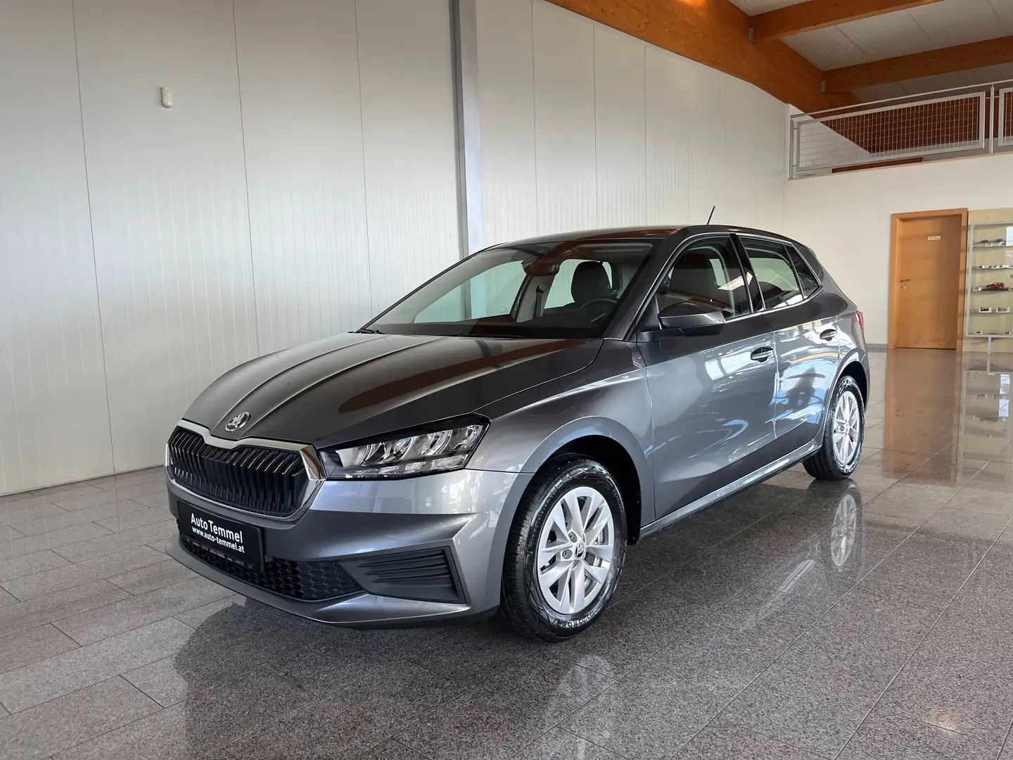 Skoda Fabia 1,0 TSI Ambition Gris - 2