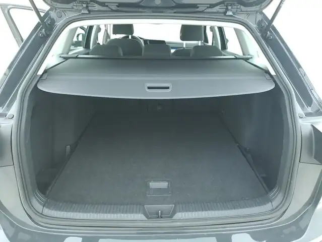 Volkswagen Golf view 14