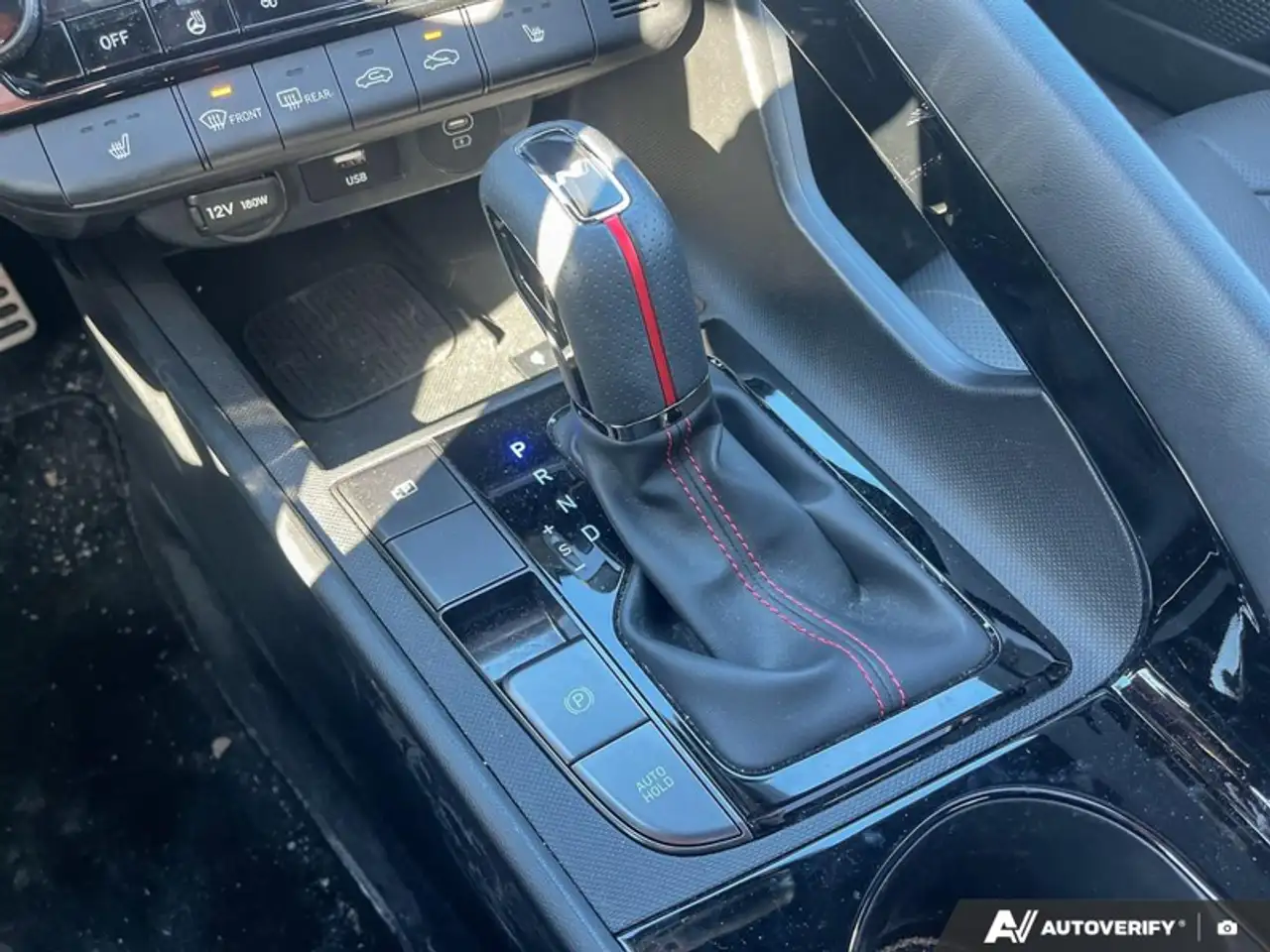 Hyundai ELANTRA снимка Hyundai ELANTRA