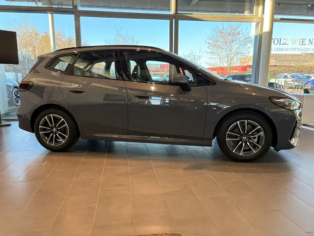 BMW 2 Series view 8