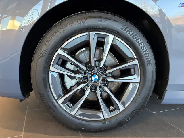 BMW 2 Series view 10