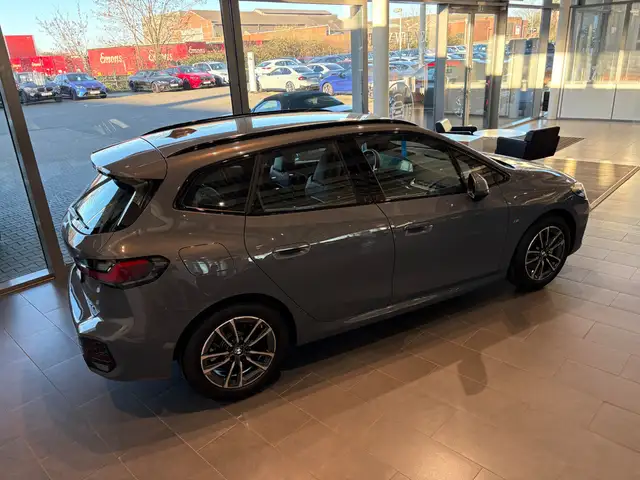 BMW 2 Series view 7