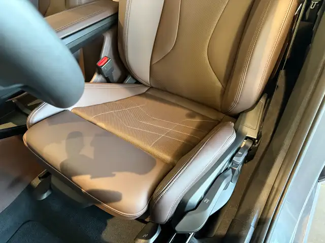 BMW 2 Series view 11