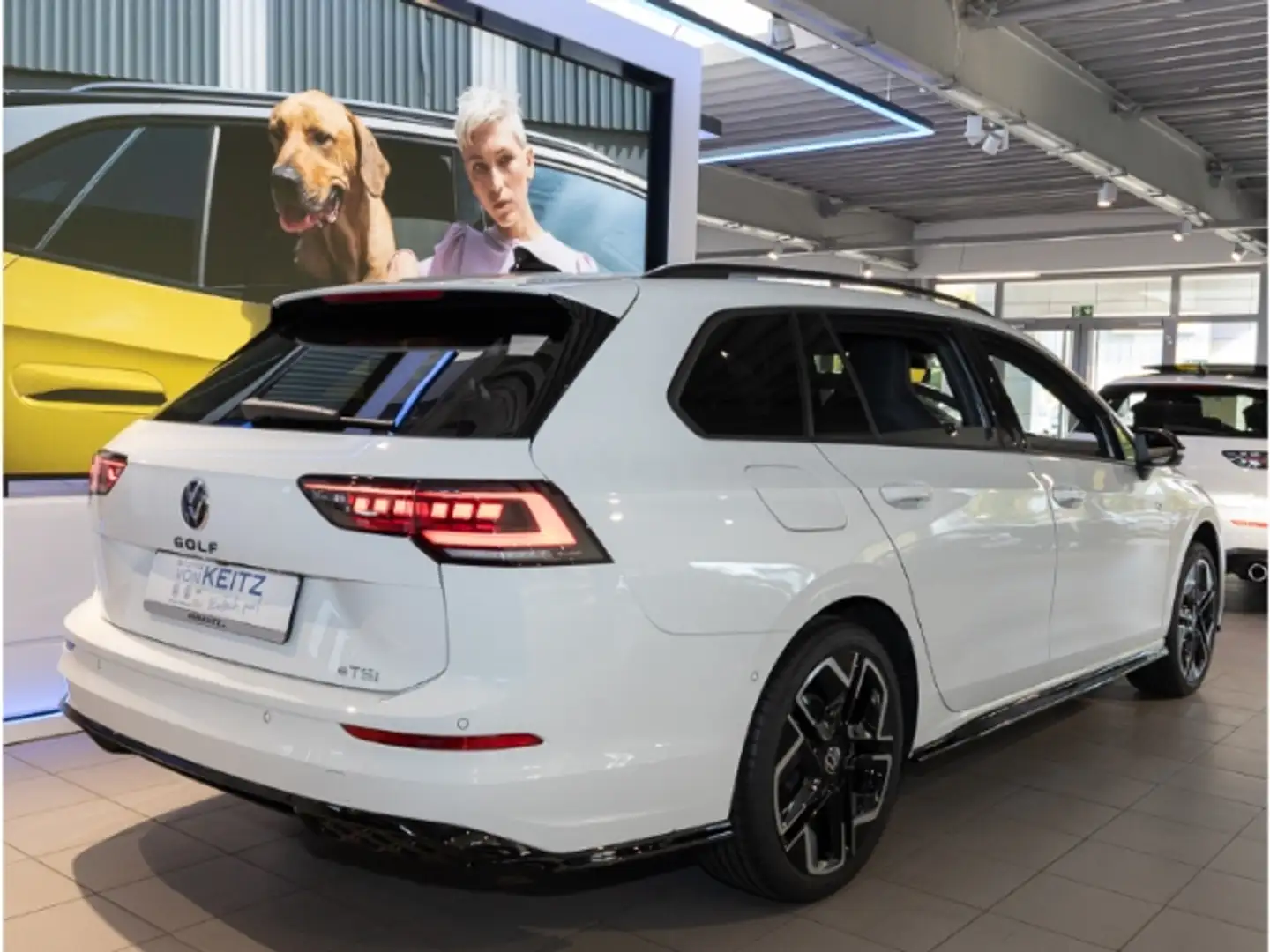 Volkswagen Golf VIII VARIANT1.5 eTSI 110 kW R-LINE +CARPLAY Sportp Wit - 2
