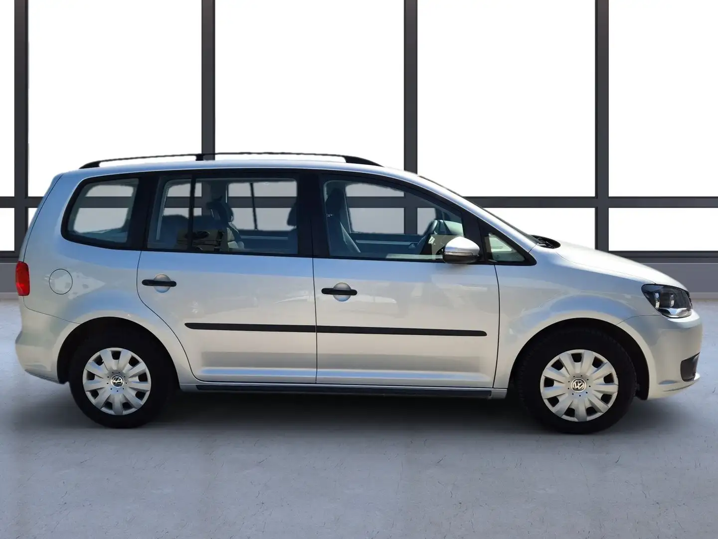 Volkswagen Touran Trendline BMT TDI Plateado - 2