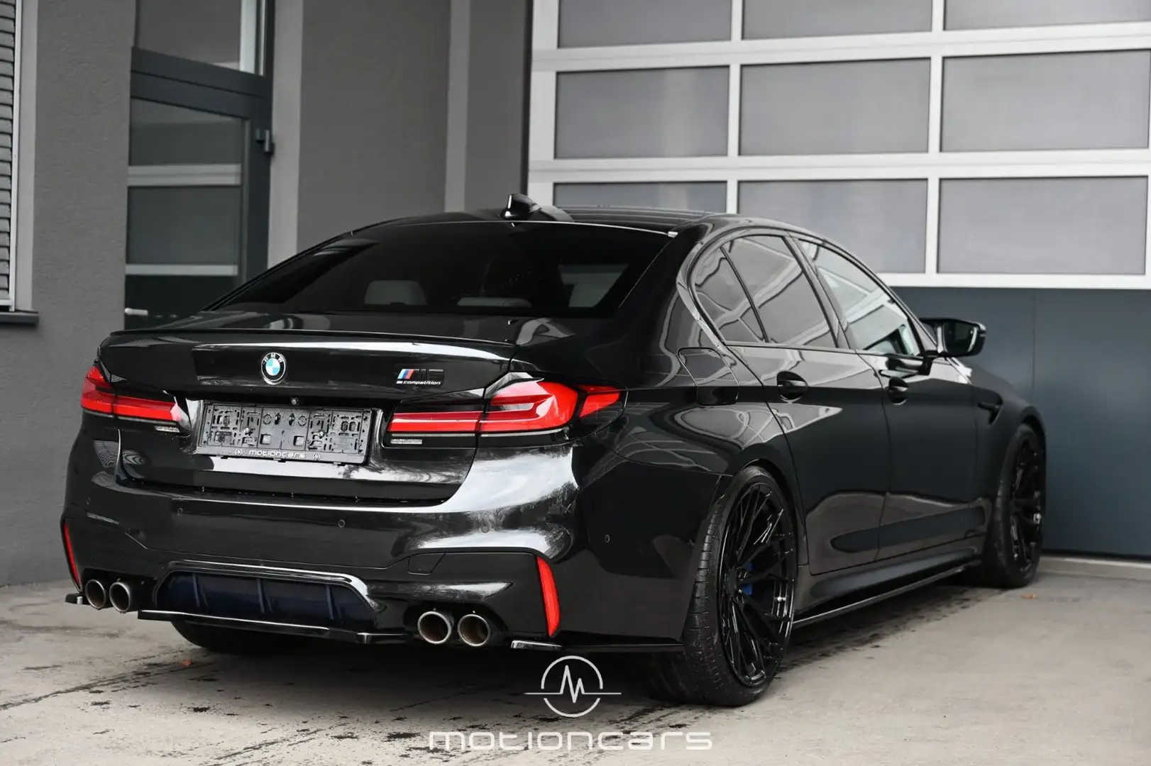 BMW M5 Competition Schwarz - 2