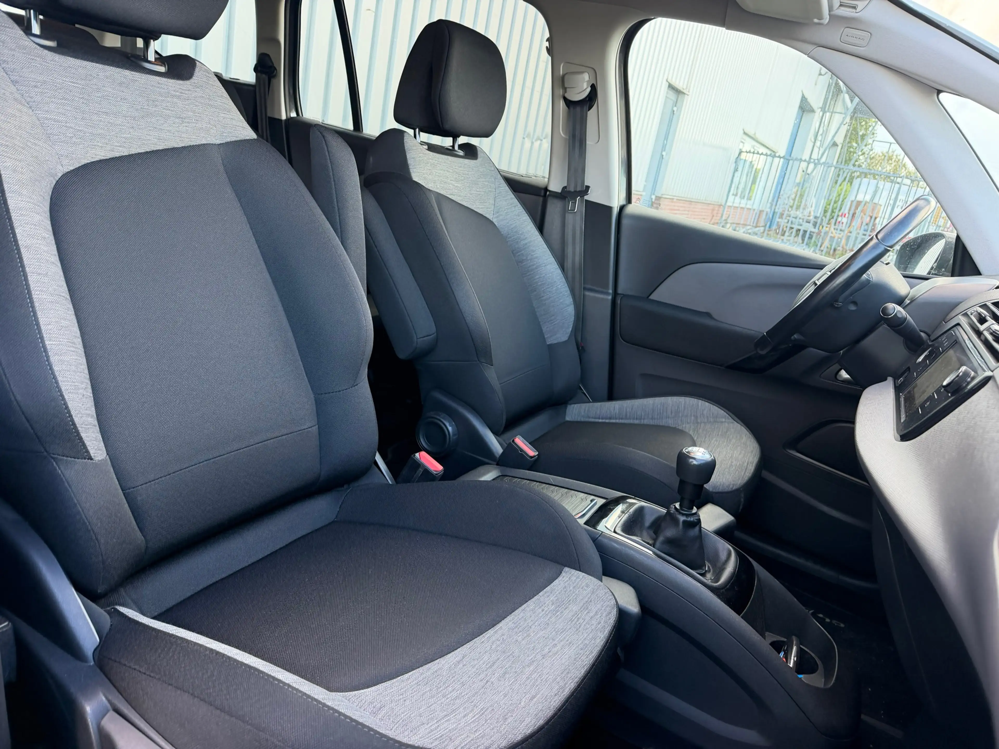 Citroen Grand C4 Picasso 1.2 PureTech Shine - Gris Moka - 7 persoons uitvoe — photo 21