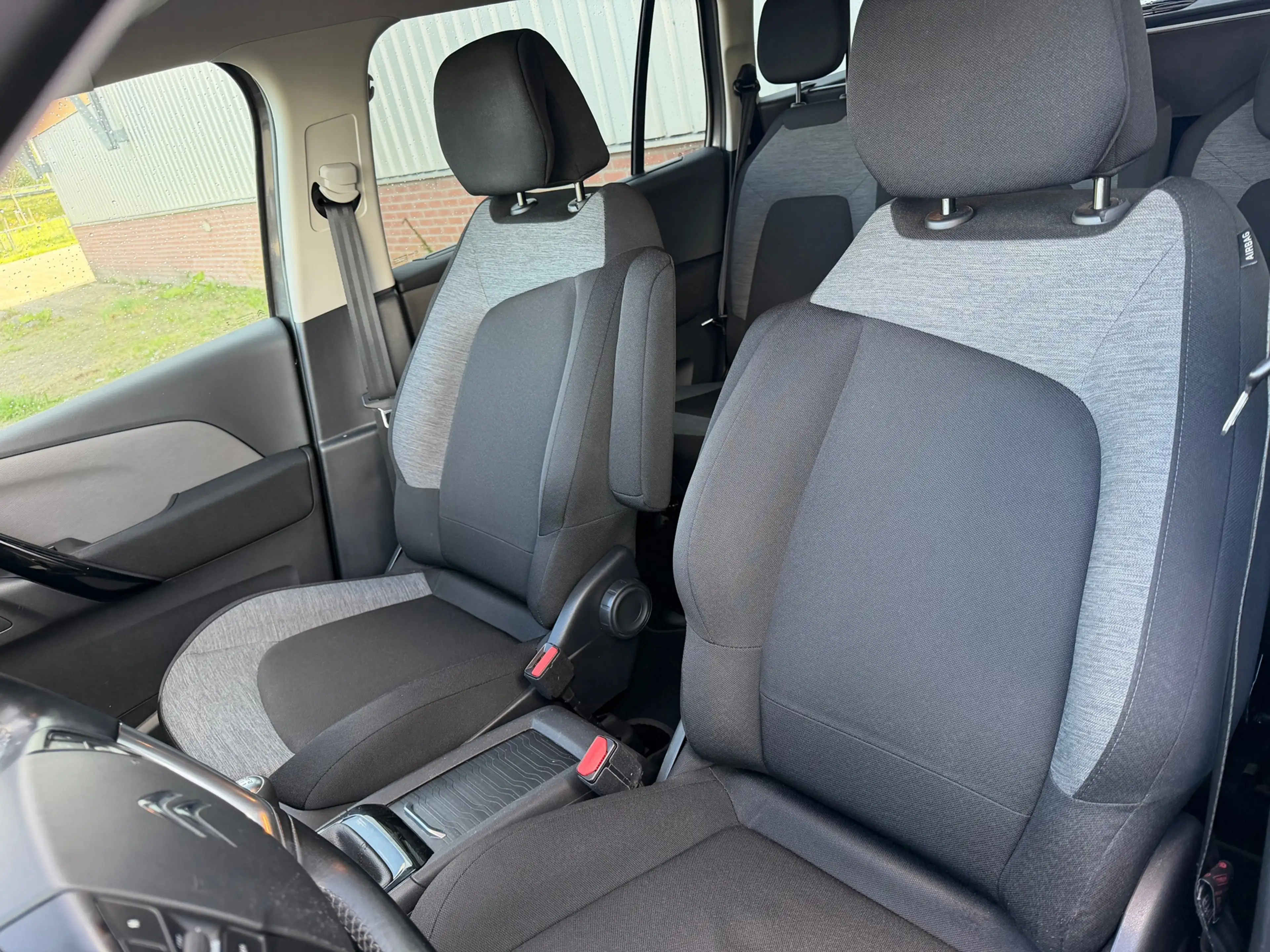 Citroen Grand C4 Picasso 1.2 PureTech Shine - Gris Moka - 7 persoons uitvoe — photo 11