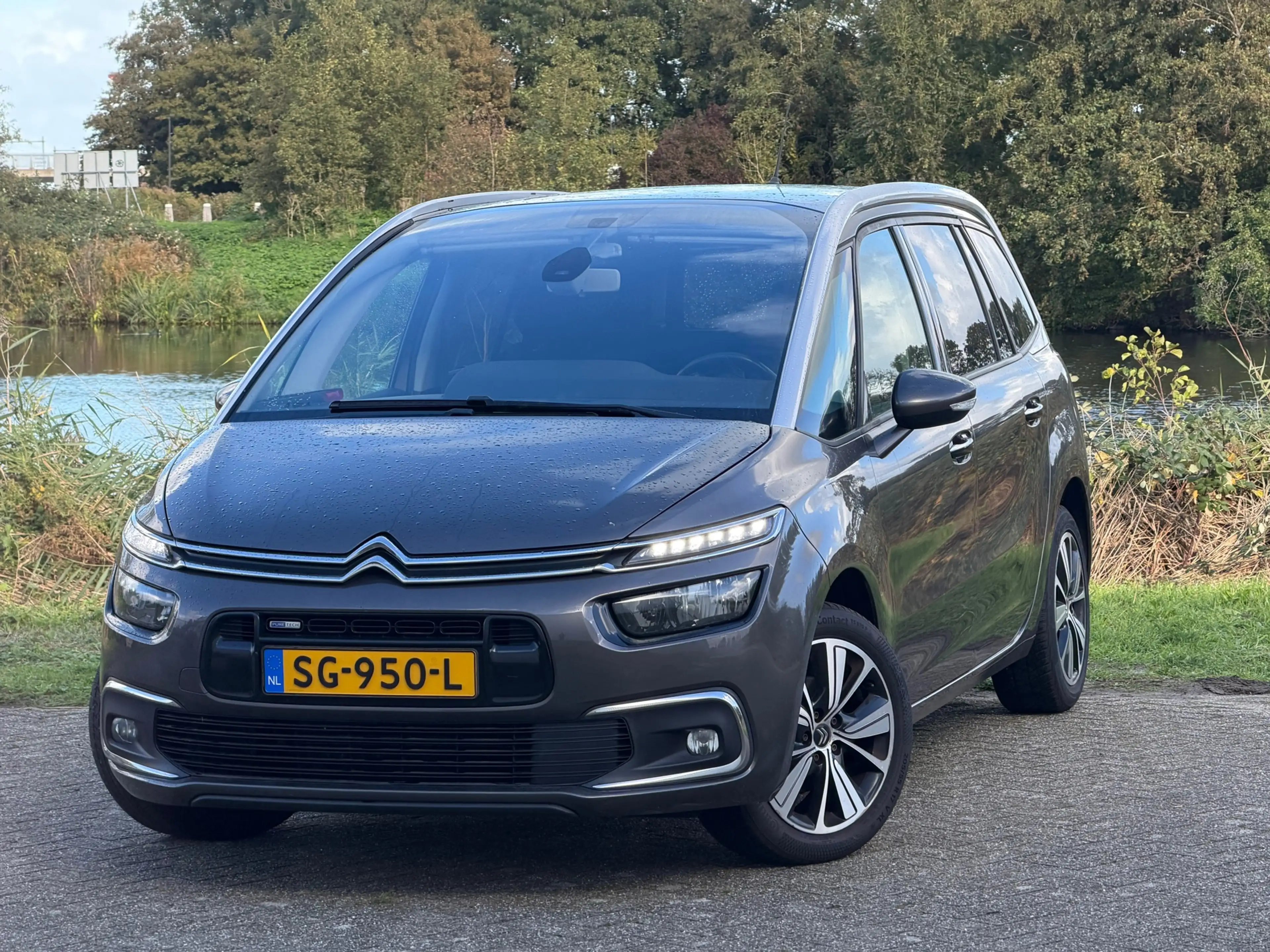 Citroen Grand C4 Picasso 1.2 PureTech Shine - Gris Moka - 7 persoons uitvoe — photo 2