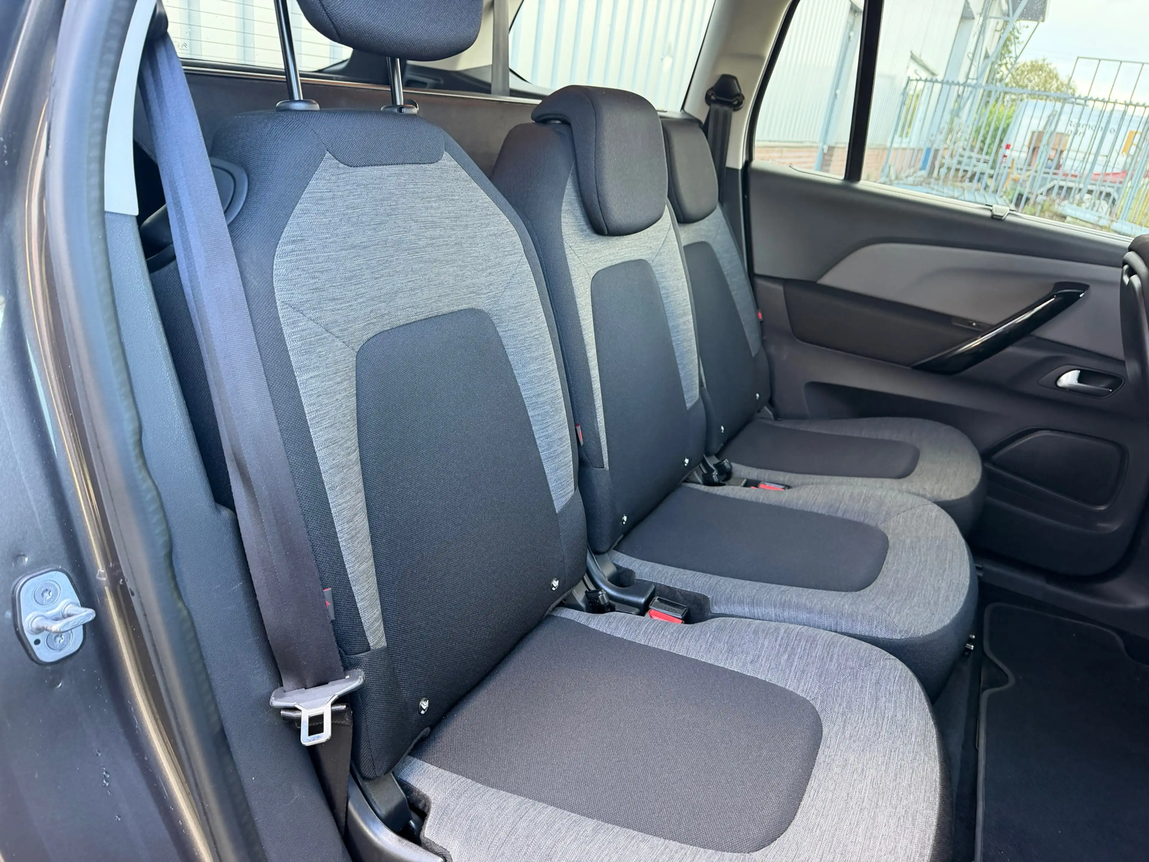 Citroen Grand C4 Picasso 1.2 PureTech Shine - Gris Moka - 7 persoons uitvoe — photo 19