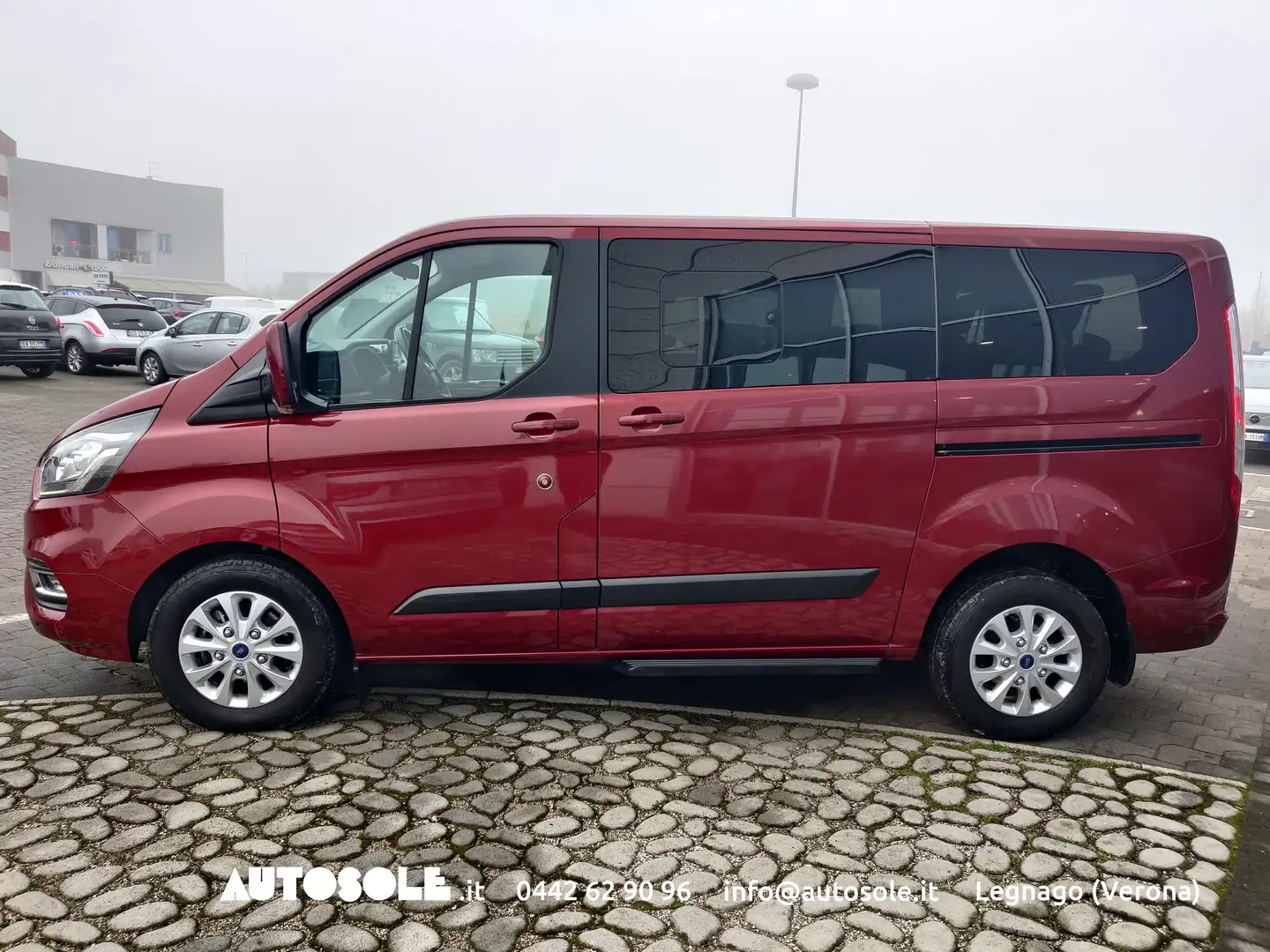 Ford Tourneo Custom Autovettura 8 Posti Rosso - 2