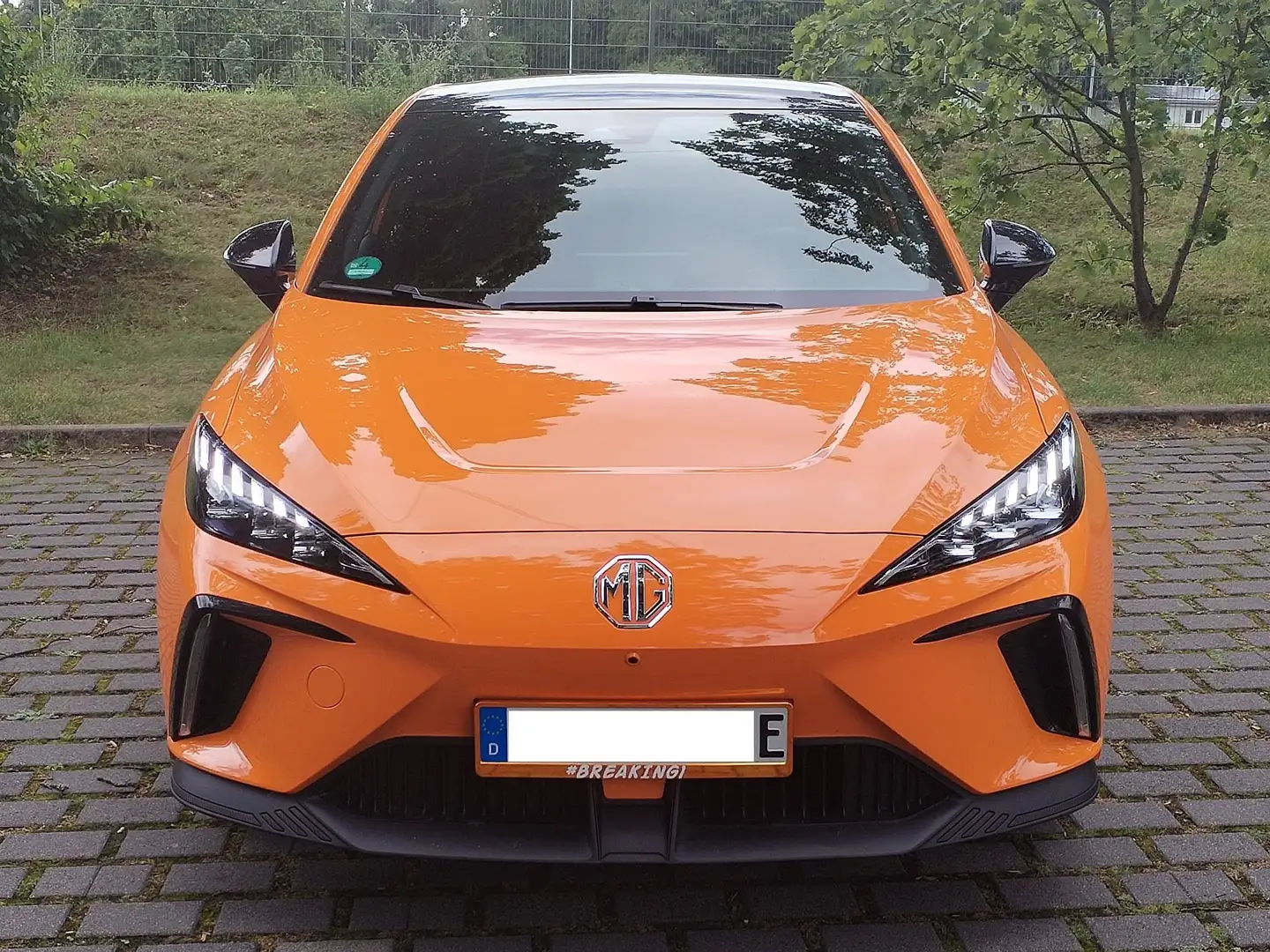 MG MG4 4 Luxury 64 kWh Orange - 1