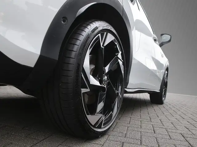 Volkswagen T-Roc view 7