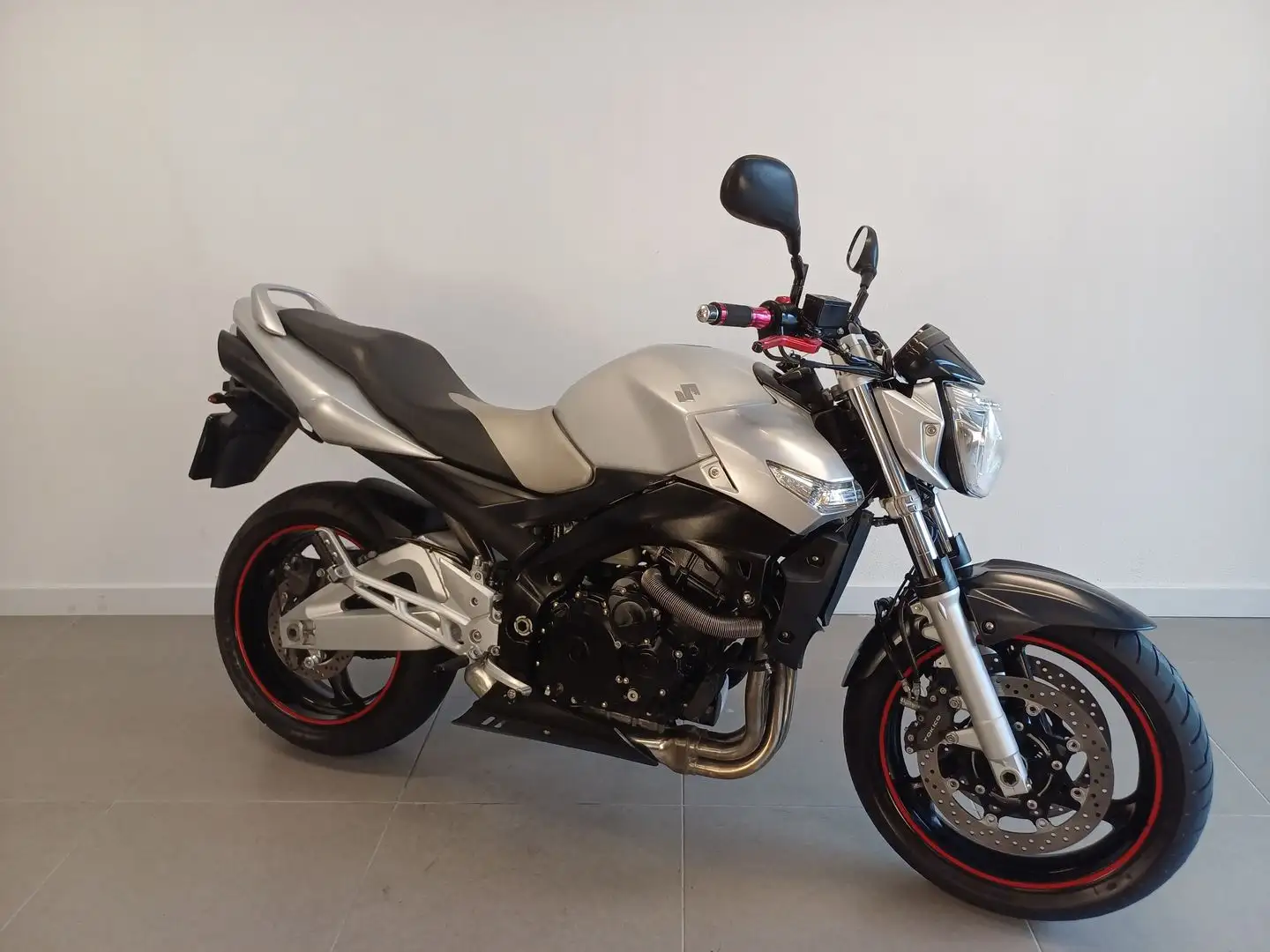 Suzuki GSR 600 A Grijs - 2