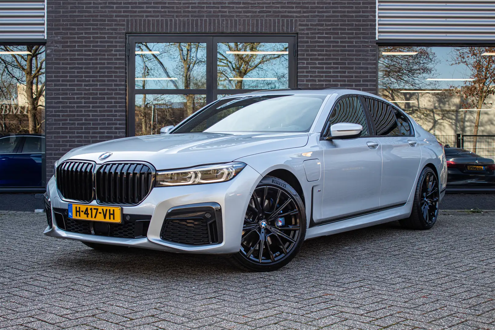 BMW 745 745e G11 High Executive M Sport / Head-Up / Adapti Grijs - 2