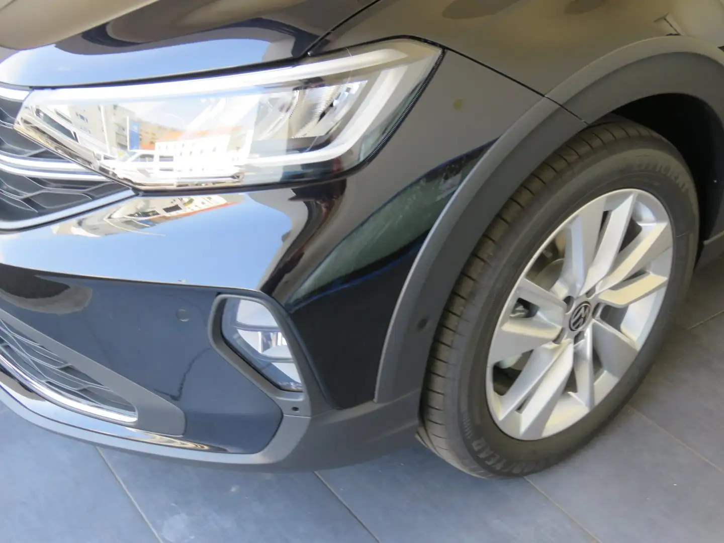 Volkswagen Taigo Friends TSI Schwarz - 2