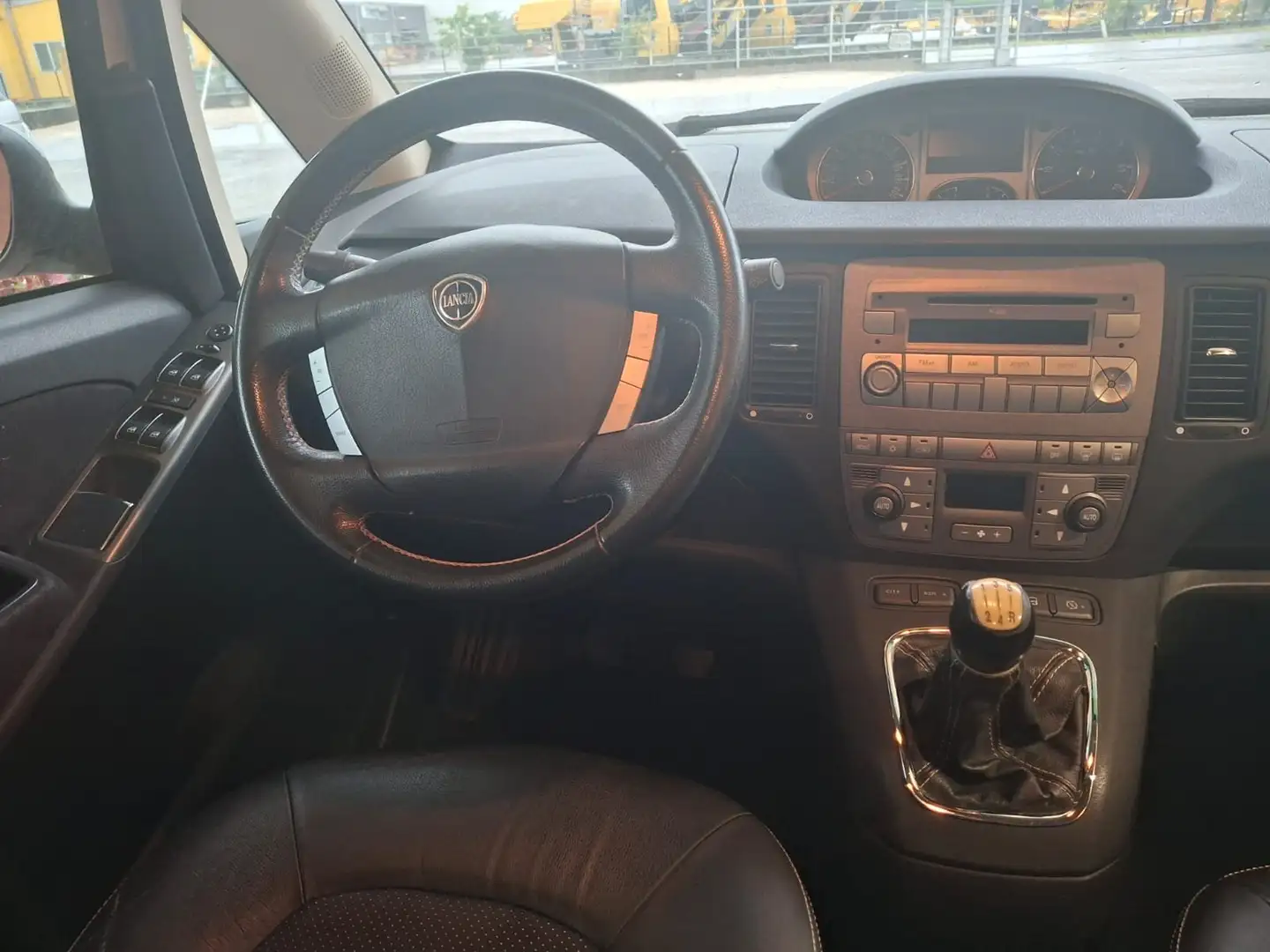 Lancia MUSA 1.3 mjt Diva (argento) 70cv Bianco - 2