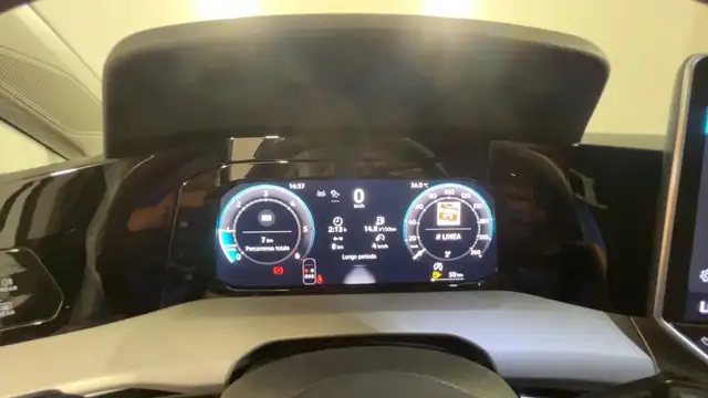 Volkswagen Golf view 11