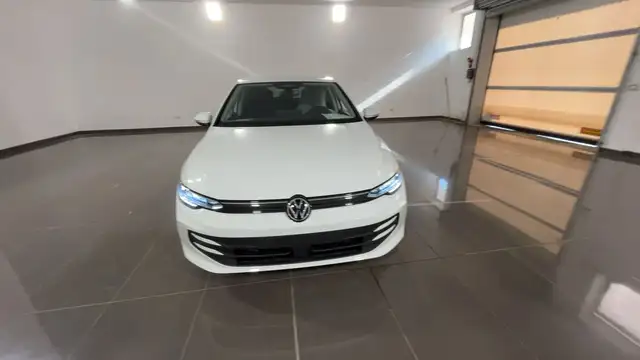 Volkswagen Golf view 2