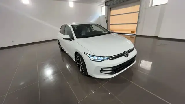 Volkswagen Golf view 3