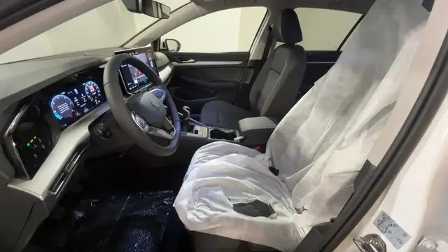 Volkswagen Golf view 8