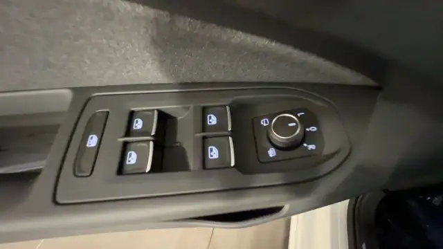 Volkswagen Golf view 18