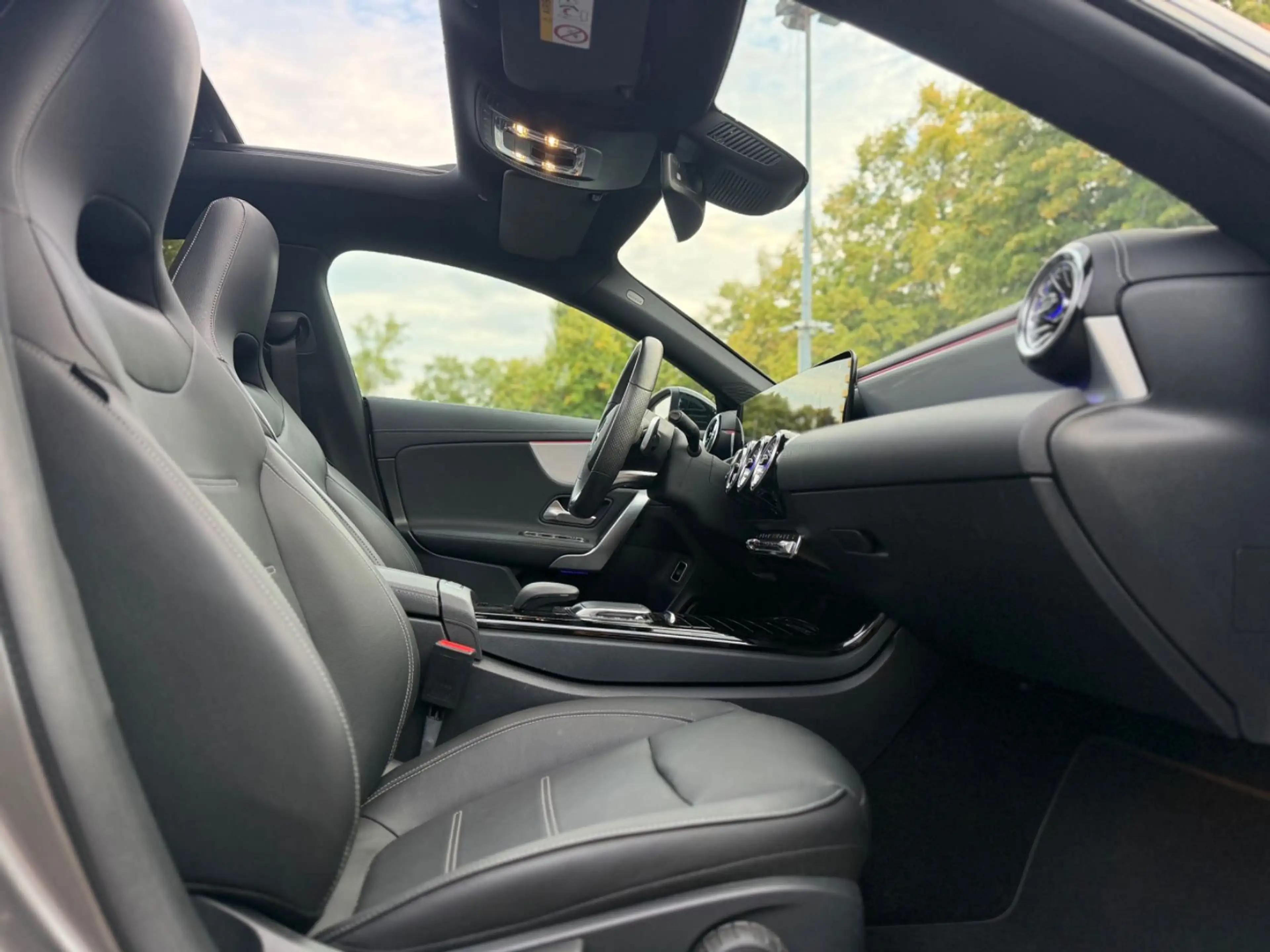 Mercedes-Benz CLA 200 AMG/Night/Pano/ACC/Apple/Ambiente/keyles — photo 11